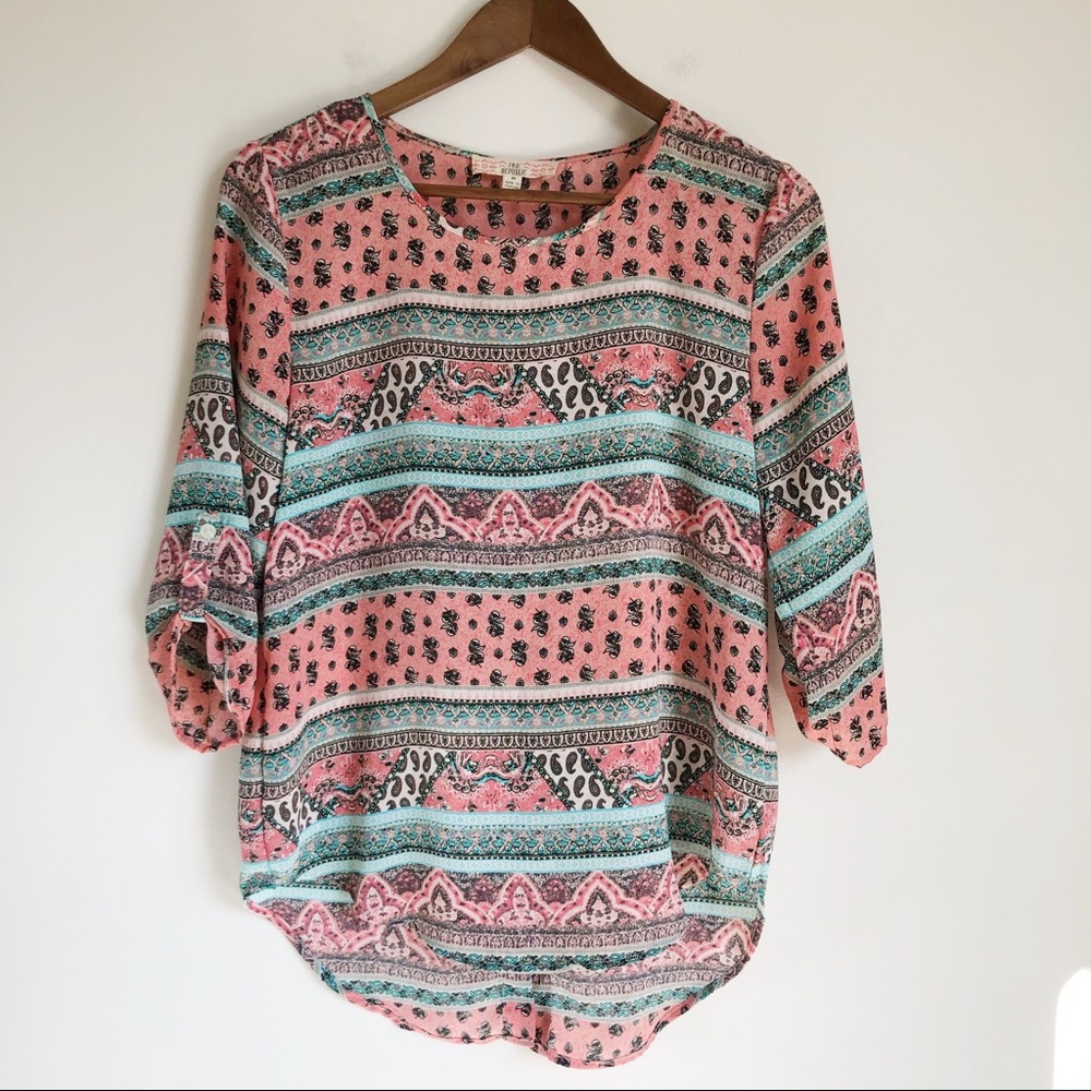 Pink Republic Women’s Salmon Turquoise Print Paisley Boho Flowy Top, size Medium - Picture 7 of 16